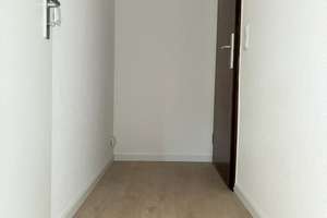 2 Zimmer Wohnung im DG - Schlafzimmer und Wohnküche - frisch renoviert – Spichernstraße 75, 47137 Untermeiderich, Duisburg – Vorschaubild 8
