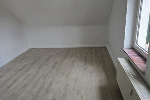 --preiswert-frisch gestrichen+ sauber--hell--Bad mit Fenster-- – Schmalhorststr. 24, 45899 Horst, Gelsenkirchen – Vorschaubild 4