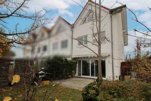 Modernisiertes Reiheneckhaus in Babenhausen – Gartenidylle und eigene Tiefgarage inklusive – Die vollständige Adresse der Immobilie erhältst du vom Anbieter., 64832 Babenhausen – Vorschaubild 1