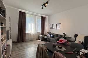 Helle 2 Zimmer Altbauwohnung WG geeignet – Sörensenstraße  26, 24143 Kiel – Vorschaubild 1
