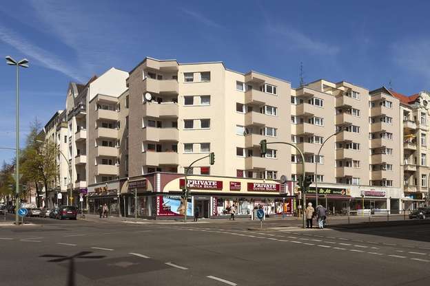 Charlottenburg Wohnen In Der City West 3 Zimmer Wohnung Mit Balkon An Der Kantstrasse Renovierungsbedarf Wohnungen Immobilien Berlin De