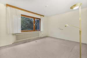Bremen-Oberneuland: großzügiges freist. Einfamilienhaus mit 5 Zimmern, großem Grundstück und Garage – Die vollständige Adresse der Immobilie erhältst du vom Anbieter., 28355 Oberneuland, Bremen – Vorschaubild 18