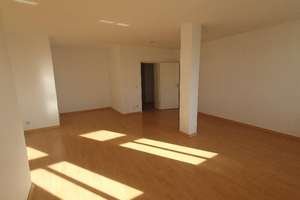 schöne Dachwohnung mit Fahrstuhl – Die vollständige Adresse der Immobilie erhältst du vom Anbieter., 9113 Schloßchemnitz, Chemnitz – Vorschaubild 3
