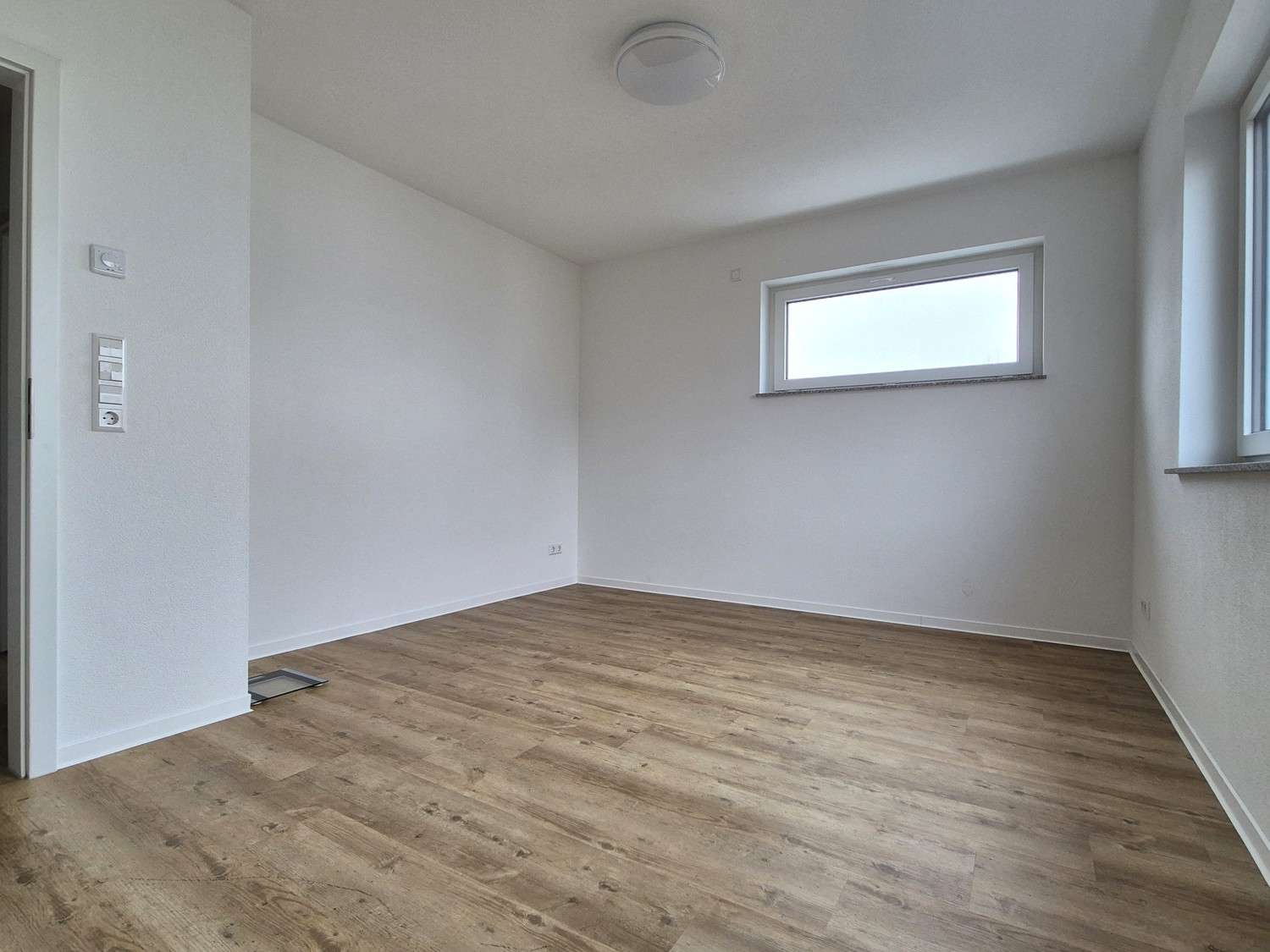 Immobilie in Bühlertann - Neuwertige Doppelhaushälfte mit vielen Extras und zwei Bädern in gesuchter Lage! - Bild 1