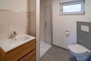 Neuwertiges A+ Effizienzhaus mit Einliegerwohnung, PV-Anlage und Smart Home in Nittenau (Stefling) – Die vollständige Adresse der Immobilie erhältst du vom Anbieter., 93149 Nittenau – Vorschaubild 24