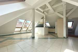 Freie 4-Zi.-Maisonette-Whg. mal anders, Essen-Küche-Wohnen im DG, 2 TL-Bäder, Einzelgarage