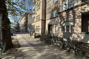 Altbau in Platzlage - sanierungsbedürftige 3-Zimmer Wohnung mit Balkon und Fahrstuhl! – Goslarer Platz 5, 10589 Charlottenburg, Berlin – Vorschaubild 21
