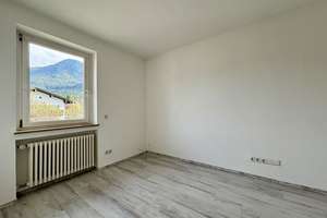 Garmisch-Partenkirchen: Bezauberndes Reihenendhaus mit nettem Garten und viel Potential – Die vollständige Adresse der Immobilie erhältst du vom Anbieter., 82467 Garmisch-Partenkirchen – Vorschaubild 10
