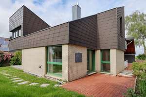 Großzügiges Design-Einfamilienhaus mit Kamin und Weitblick – Die vollständige Adresse der Immobilie erhältst du vom Anbieter., 72768 Altenburg, Reutlingen – Vorschaubild 2