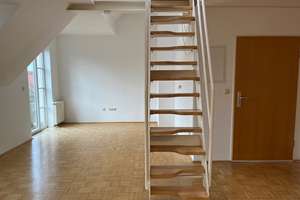 Lichtdurchflutete Maisonette-Wohnung mit Balkon am Heuchelhof – Die vollständige Adresse der Immobilie erhältst du vom Anbieter., 97084 Heuchelhof, Würzburg – Vorschaubild 1