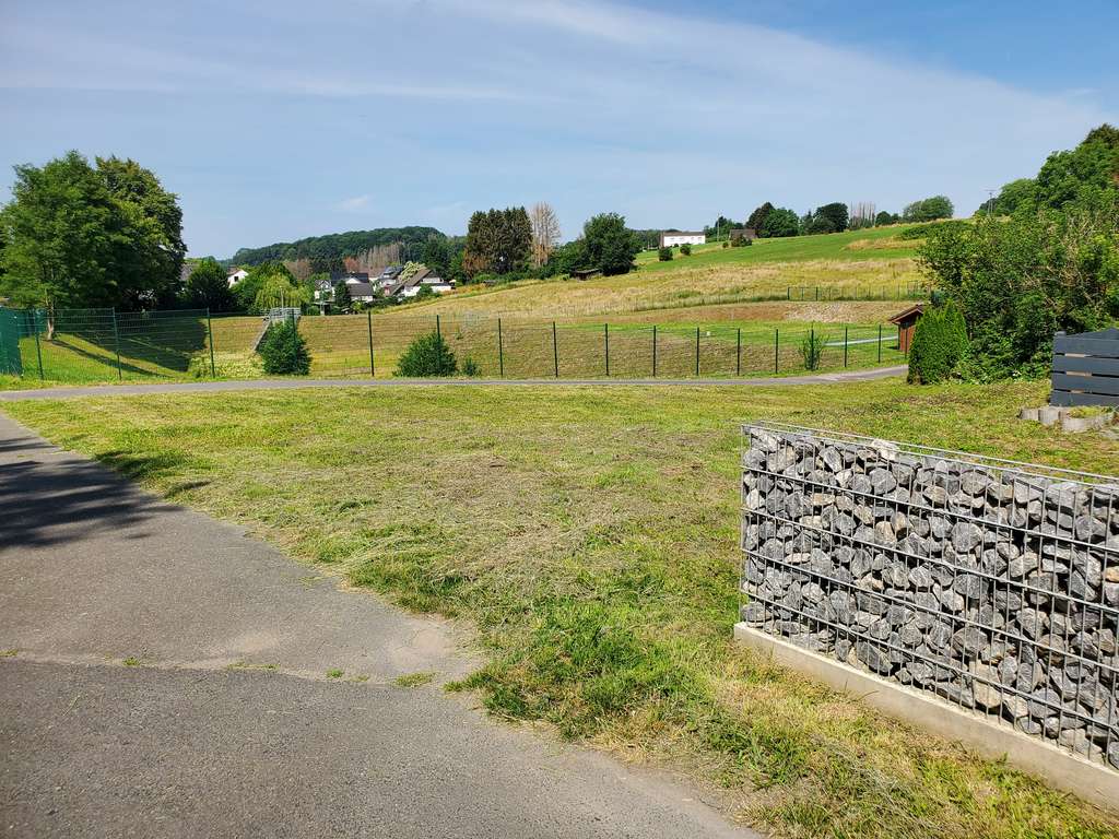 Baugrundstück in Kürten-Miebach – mit Bachlauf und Talblick *Provisionsfrei*