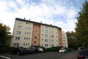 frei ab 01.04. - schöne Wohnung mit Balkon - renovieren - vermieten oder selbst einziehen