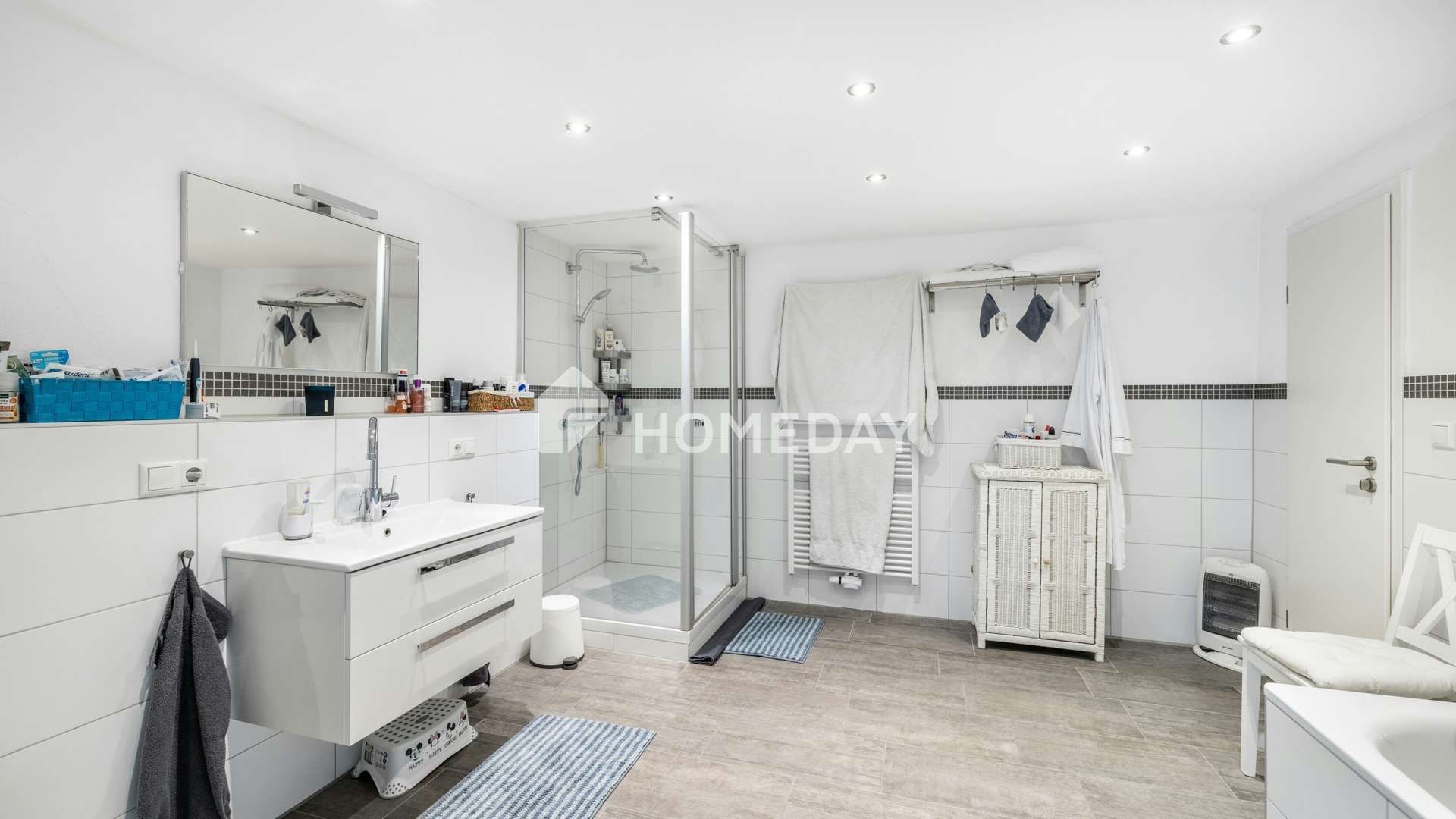 Immobilie in Au in der Hallertau - Stilvoll saniertes Bauernhaus mit zwei Wohneinheiten, Kamin & Photovoltaikanlage - Bild 3