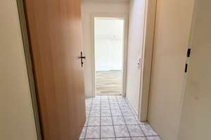 Klein aber fein! Gepflegte 2-Zimmer Dachgeschosswohnung mit Einbauküche! – Die vollständige Adresse der Immobilie erhältst du vom Anbieter., 41066 Neuwerk-Mitte, Mönchengladbach – Vorschaubild 2