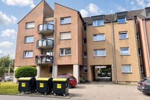 Frisch renovierte 2,5 Zimmer Wohnung mit Einbauküche und Balkon nahe der Bochumer City und Ehrenfeld – Kleine Ehrenfeldstr. 1, 44789 Südinnenstadt, Bochum – Vorschaubild 2