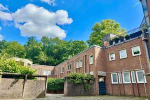 Stilvolle 2-Zimmer EG Wohnung mit 2 Terrassen in grüner Alleinlage von Unterbach – Die vollständige Adresse der Immobilie erhältst du vom Anbieter., 40627 Unterbach, Düsseldorf – Vorschaubild 1