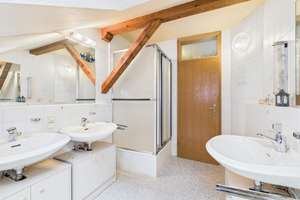 Charmantes Zweifamilienhaus mit Sonnenterrasse, Gewölbekellern und großzügigem Raumangebot|Kraichtal – Die vollständige Adresse der Immobilie erhältst du vom Anbieter., 76703 Kraichtal – Vorschaubild 4