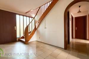 Charmantes Einfamilienhaus mit Potenzial in angenehmer Wohnlage von Gräfenhausen – Die vollständige Adresse der Immobilie erhältst du vom Anbieter., 75217 Birkenfeld – Vorschaubild 2