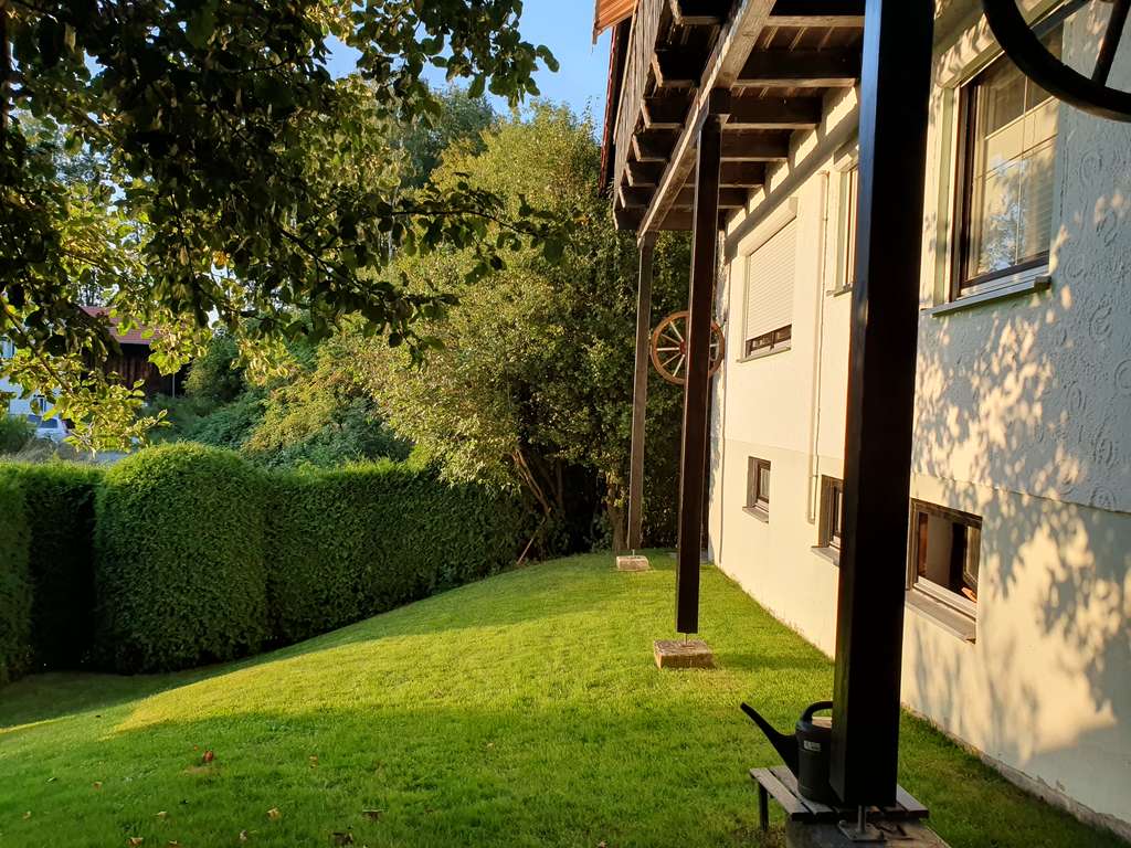 Immobilie in Bodenkirchen - Einfamilienhaus mit Potential auf 746 m² Grundstück - Bild 4