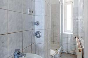 Altbaucharme nahe Boxhagener Platz – ruhig gelegene 2-Zimmer-Wohnung mit Potenzial – Die vollständige Adresse der Immobilie erhältst du vom Anbieter., 10247 Friedrichshain, Berlin – Vorschaubild 6