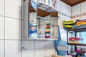 Sechs Zimmer, Garten und Garage – Ihr neues Zuhause mit Entwicklungsmöglichkeiten – Die vollständige Adresse der Immobilie erhältst du vom Anbieter., 93055 Brandlberg-Keilberg, Regensburg – Vorschaubild 9