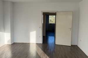 Schöne renovierte 3 Zimmer Wohnung in Duisburg Großenbaum! – Greifswalder Str. 10, 47269 Duisburg – Vorschaubild 3