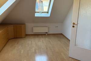 Stilvolle Dachgeschosswohnung mit Blick ins Rosenthal in Leipzig-Gohlis – Die vollständige Adresse der Immobilie erhältst du vom Anbieter., 4155 Gohlis-Süd, Leipzig – Vorschaubild 9