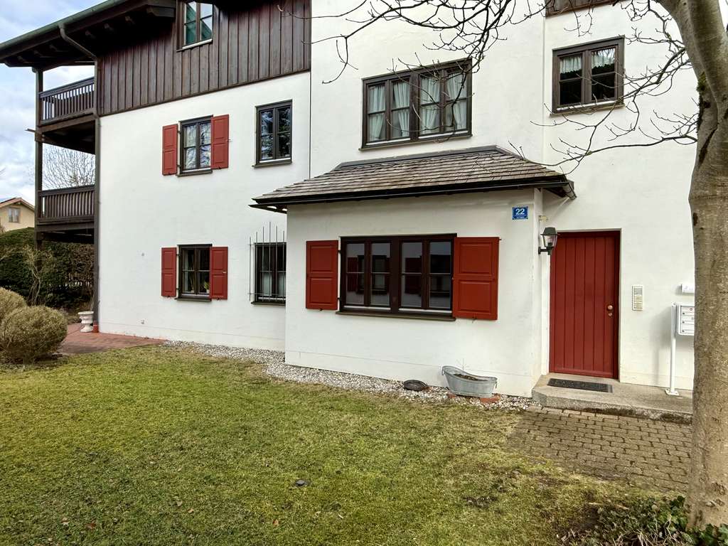 Immobilie in Seehausen am Staffelsee - Wunderbare, großzügige 2-Zimmer Wohnung EG / Terrasse / Garten in Murnau / Seehausen am Staffelsee - Bild 2