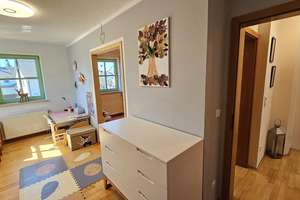 Großes und gepflegtes Reihenendhaus in Splitlevelbauweise – Die vollständige Adresse der Immobilie erhältst du vom Anbieter., 83533 Edling – Vorschaubild 7