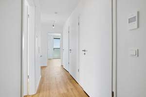 Mietrabatt - 3 Zimmer Wohnung mit Balkon - 25 Min. zum Alexanderpl. – Allee der Kosmonauten 25a, 10315 Lichtenberg (Ortsteil), Berlin – Vorschaubild 1