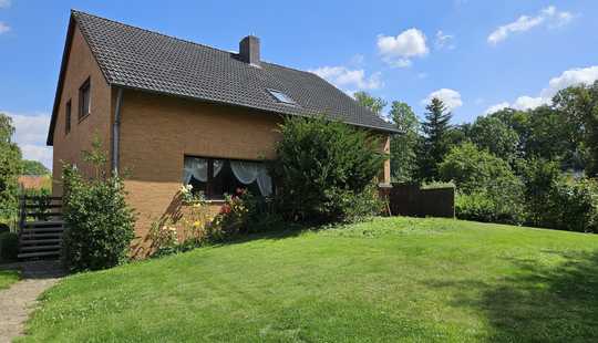 Bild von Großzügiges Einfamilienhaus mit attraktivem Garten in ruhiger Umgebung