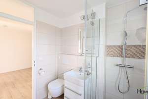 Fast barrierefrei 2 Zimmer Penthousewohnung mit Alpenblick! ca 67 m² mit großem Süd-Balkon & Garage – Die vollständige Adresse der Immobilie erhältst du vom Anbieter., 81243 Aubing-Süd, München – Vorschaubild 7
