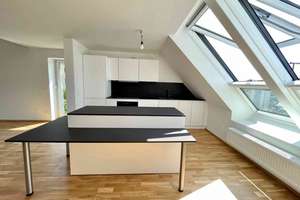 Wohntraum im Dachgeschoss: 4,5 Zimmer, Galerie und ein toller Blick auf den Olympiaturm! – Schleißheimer Str. 252, 80809 Am Luitpoldpark, München – Vorschaubild 4