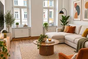 Bezugsfrei 4 Zimmer · 2023 renoviert · neue Holzfenster & Treppenhaus 2025