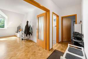 Helle Dachgeschosswohnung zum Einziehen und Wohlfühlen – Die vollständige Adresse der Immobilie erhältst du vom Anbieter., 30559 Anderten, Hannover – Vorschaubild 2