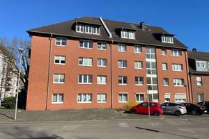Bj. 1997 mit Tiefg. und Balkon 4- Z.Whg. vis a vis zur Hochschule Krefeld zur Eigennutzung