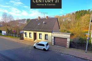Freistehendes Einfamilienhaus mit Einliegerwohnung und zusätzlichem großem Baugrundstück in Spiesen – Die vollständige Adresse der Immobilie erhältst du vom Anbieter., 66583 Spiesen-Elversberg – Vorschaubild 1
