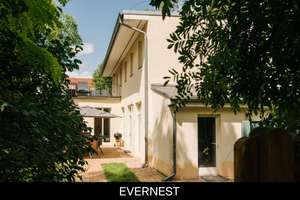 A House Within a House. Historic Coach House with a Distinctive Living Experience in Babelsberg.