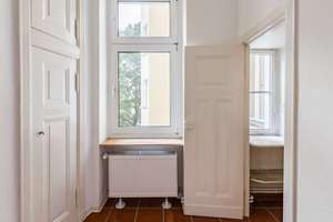 Lichtdurchflutete Altbauwohnung mit Balkon im Herzen des Rheingauviertels – Rheingaustraße 16, 12161 Friedenau, Berlin – Vorschaubild 5