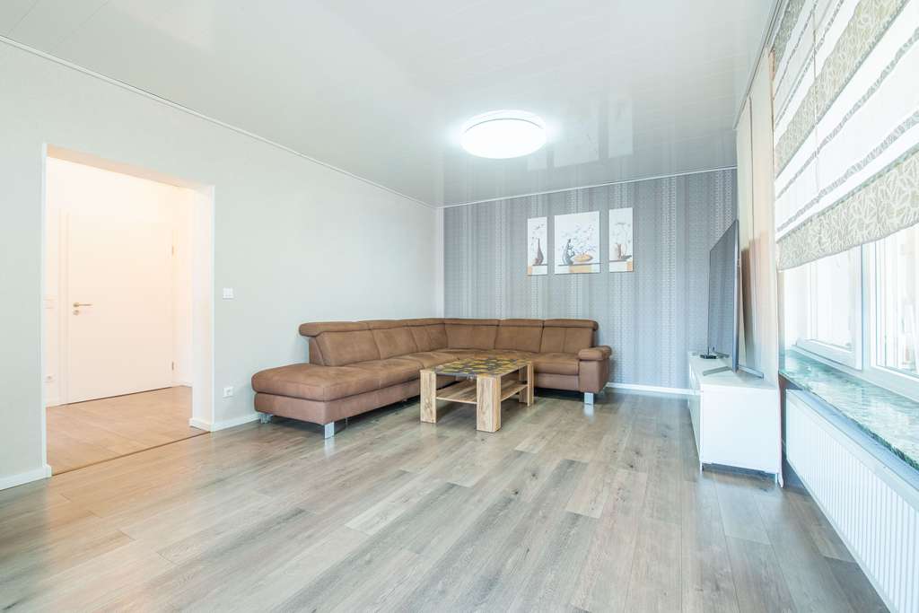 Immobilie in Leidersbach - ++Gepflegtes EFH in ruhiger Ortsrandlage mit Einliegerwohnung, schönem Garten und Garage ++ - Bild 3