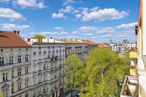 Bezugsfreie Dachgeschosswohnung in Kreuzberger Kiez-Lage zwischen Viktoria-Park und Gleisdreieck – Katzbachstraße 30, 10965 Kreuzberg, Berlin – Vorschaubild 2