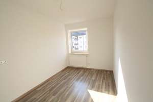 Zentral gelegene 3-Zimmerwohnung mit Küche und Balkon – Die vollständige Adresse der Immobilie erhältst du vom Anbieter., 85053 Südost, Ingolstadt – Vorschaubild 5