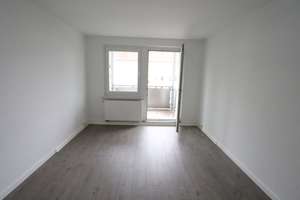 SUPER 4-Raum-Wohnung mit Balkon in Siegmar - Eigennutzung ab 01.09.2026 – Keplerstraße 67, 9117 Siegmar, Chemnitz – Vorschaubild 2