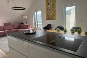 Exklusive, teilmöblierte Dachgeschosswohnung am Schlössle – Humboldtstraße 2, 86167 Lechhausen-West, Augsburg – Vorschaubild 2