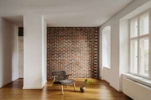 Ruhige Innenhoflage im Winsviertel, fein modernisierter Altbau, hell und reduziert gestaltet – Christburger Strasse 48, 10405 Prenzlauer Berg, Berlin – Vorschaubild 1