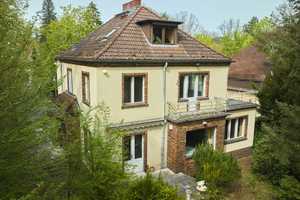 Charmantes Einfamilienhaus mit großem Potenzial für Liebhaber des Besonderen – Berlin – Vorschaubild 1