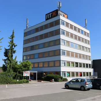 Ihr neues Büro mit zahlreichen Stellplätzen direkt im Indu-Park!