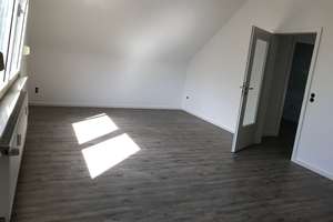 Schöne 2-Zimmer-DG-Wohnung in Düsseldorf-Unterbach – Die vollständige Adresse der Immobilie erhältst du vom Anbieter., 40627 Unterbach, Düsseldorf – Vorschaubild 4