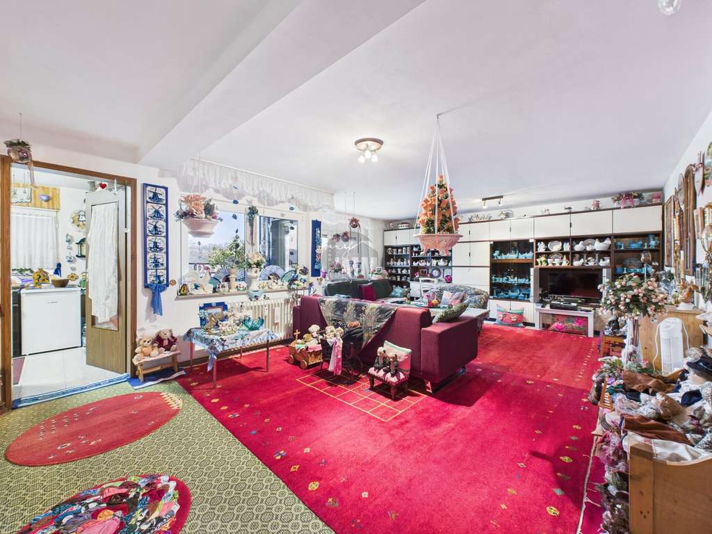 Immobilie in Göppingen - *BALD BEZUGSFREI* MODERNER SCHNITT MIT HERRLICHER AUSSICHT - Bild 2