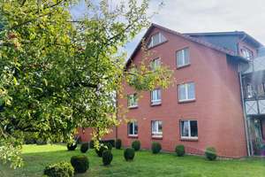 Erstbezug n. Sanierung im Grünen: Lichtdurchflutete 2-Zi.-Wohnung mit Balkon & Gartenmitbenutzung